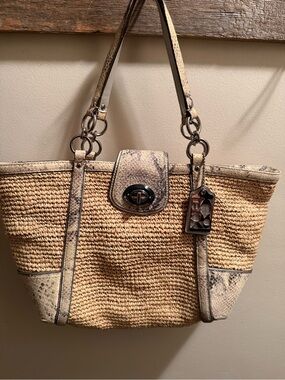 Coach Authentic Hampton Straw & Python Snakeskin Leather Trim Tote EUC